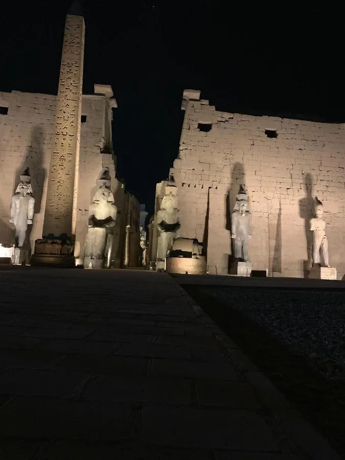 Moon House Of Luxor Daire