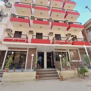 Merry Land & Roof Nile Restaurant Luksor